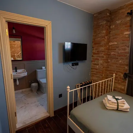 Avlulu Hotel 3*