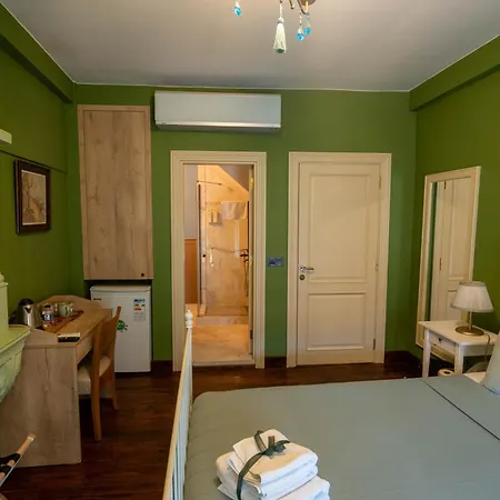 Avlulu Hotel 3*