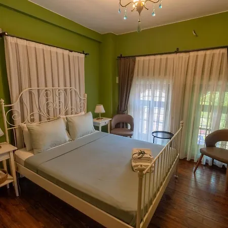 Hotel Avlulu Ayvalı